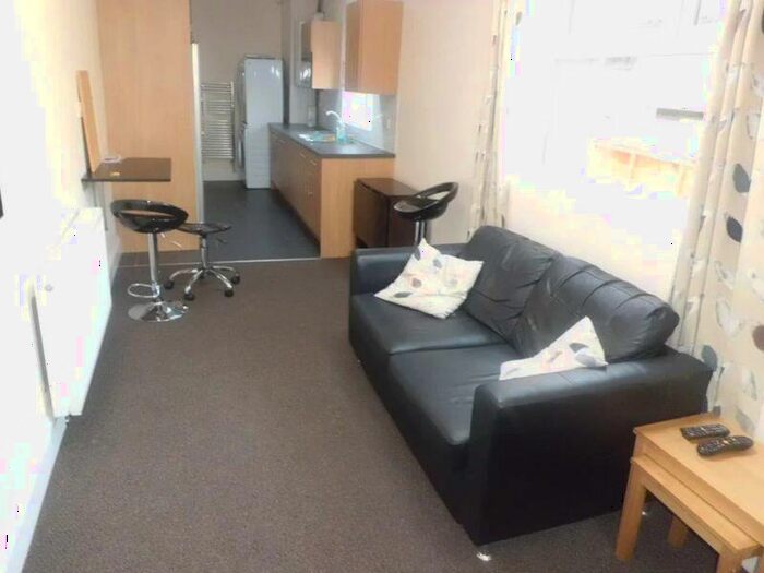 6 Bedroom Terraced House To Rent In Luton Road, Selly Oak, Birmingham, B29