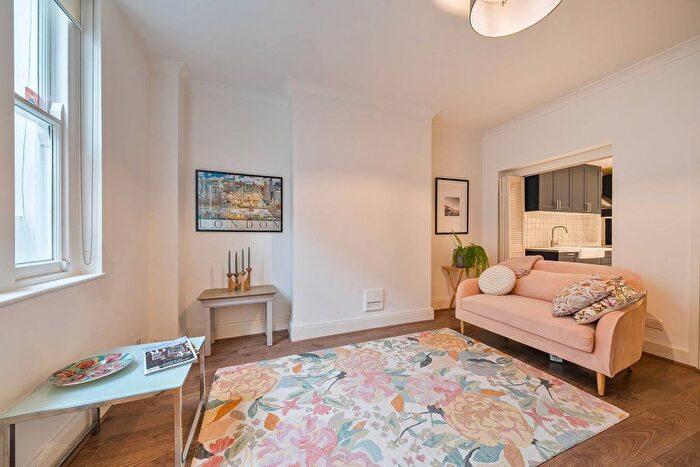 2 Bedroom Flat For Sale In Winchester Street, Pimlico, London, SW1V