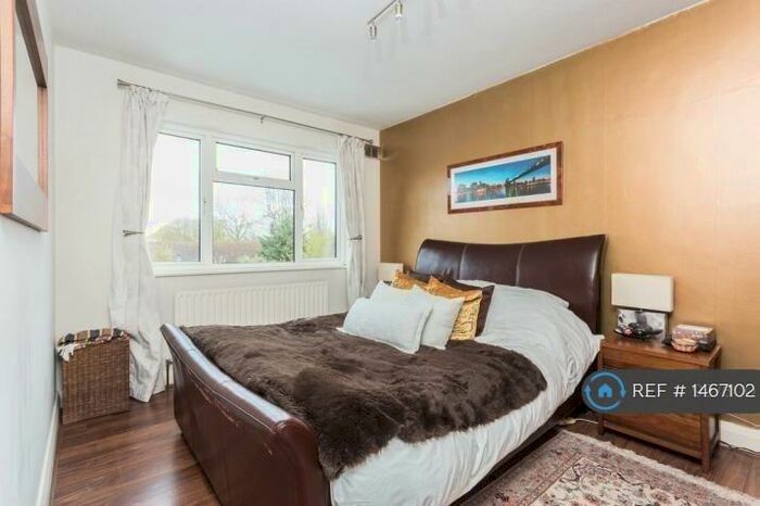 2 Bedroom Maisonette To Rent In Joel Street, Pinner, HA5