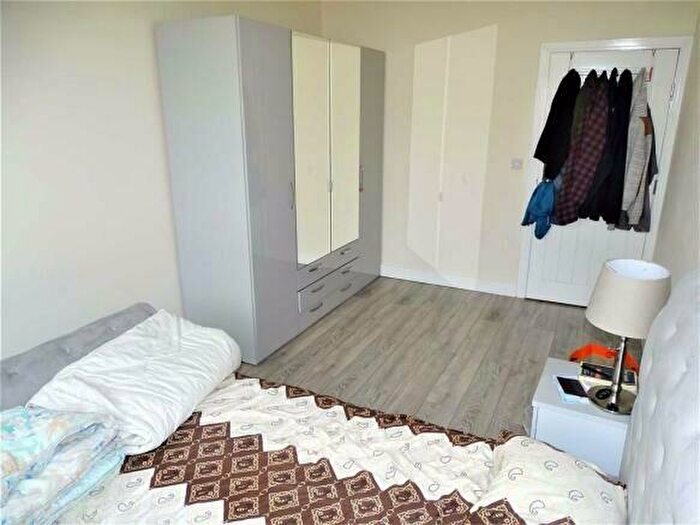 2 Bedroom Flat To Rent In Bury New Road, Prestwich, Manchester, M25