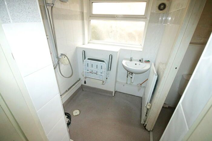 3 Bedroom Terraced House For Sale In Baxendale Street, Bethnal Green, E2