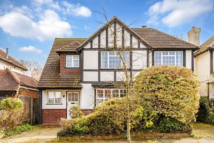 4 Bedroom Detached House For Sale In West Hill Avenue, Epsom, KT19