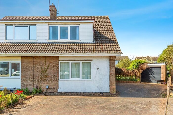 3 Bedroom Semi-Detached House For Sale In St. Philips Close, Kettering, NN15