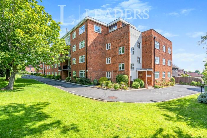 3 Bedroom Flat To Rent In Bassett Avenue, Southampton, SO16