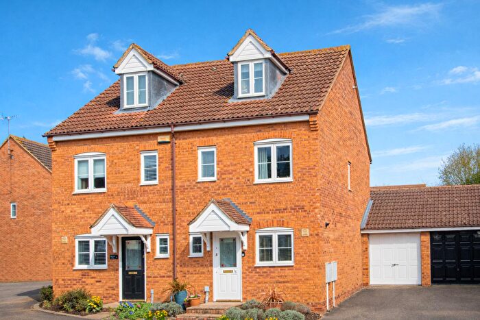 3 Bedroom Semi Detached House For Sale In Dairy Way, Irthlingborough, NN9