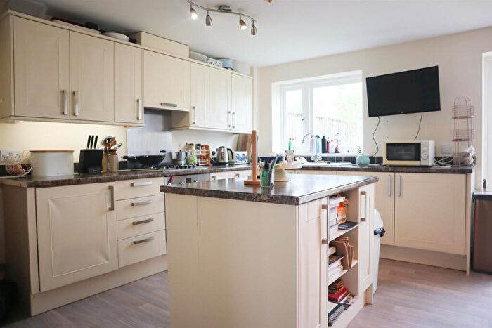 4 Bedroom House To Rent In Withymead, Claverham, Bristol, BS49