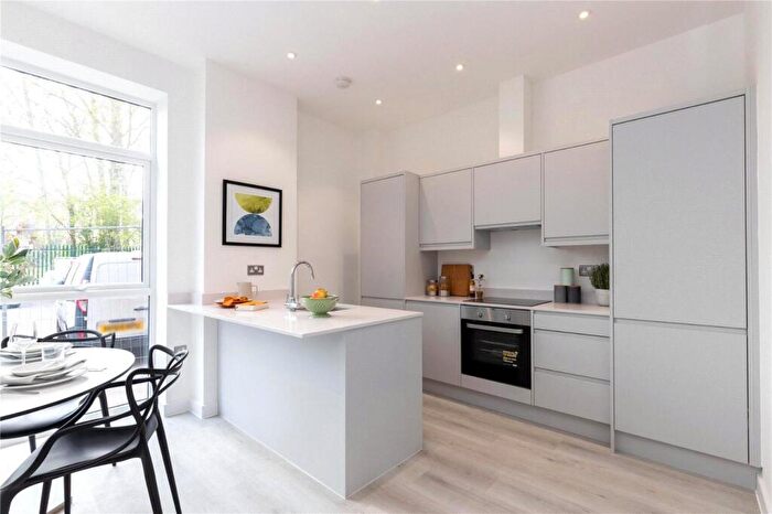 1 Bedroom Flat To Rent In Oaklands Park, Wokingham, Berkshire, RG41