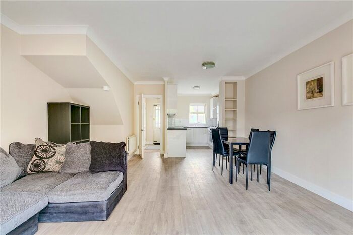 4 Bedroom Terraced House To Rent In Wycliffe Road, London SW11