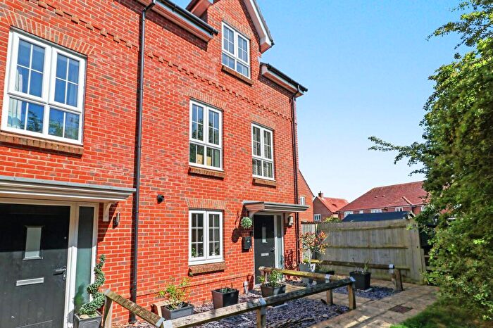 3 Bedroom Terraced House For Sale In Brendon Gardens, Fair Oak, SO50