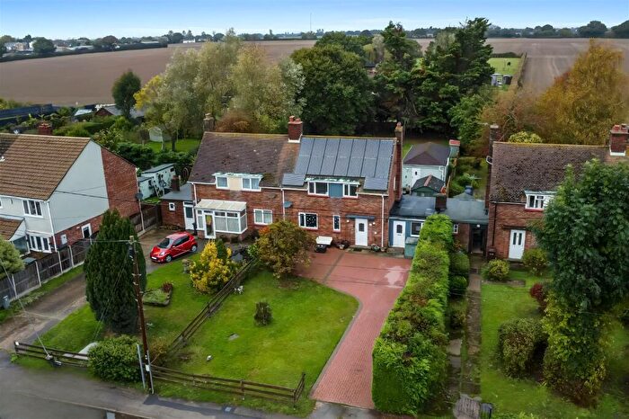 4 Bedroom Semi-Detached House For Sale In Parsonage Lane, Tendring, CO16