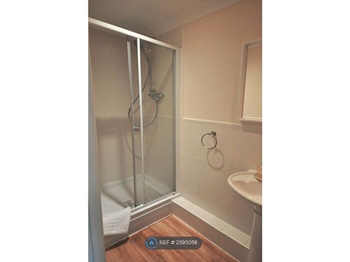3 Bedroom Flat To Rent In Portswood Road, Southampton, SO17