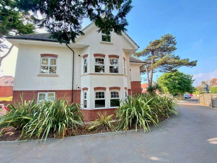 2 Bedroom Flat To Rent In Foxholes Road, Southbourne, BH6