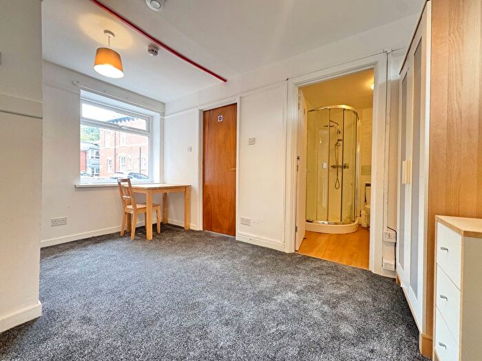 Studio To Rent In Chapel Lane, Headingley, Leeds, LS6