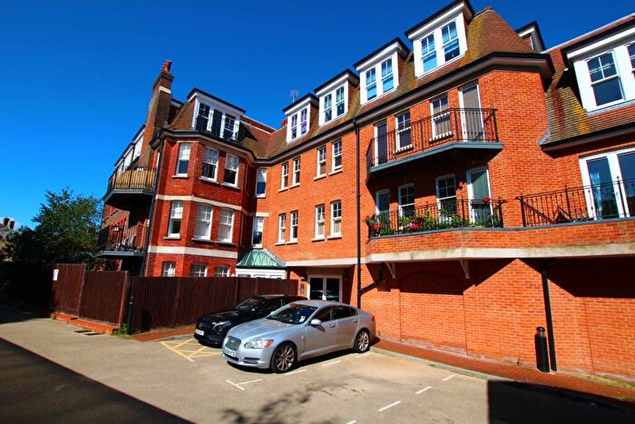 2 Bedroom Flat For Sale In Meads Street, Eastbourne, BN20