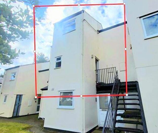 3 Bedroom Flat For Sale In Glan Gors, Harlech, LL46
