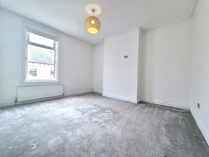 3 Bedroom Flat To Rent In Lemon Street, South Shields, Tyne And Wear, NE33