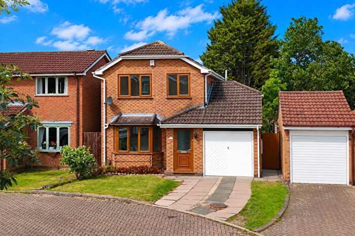 3 Bedroom Detached House For Sale In Grayswood Drive, Leicester, Leicestershire, LE4