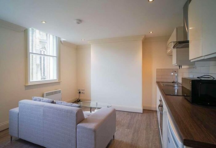 1 Bedroom Flat To Rent In Flat, St James Row, S1