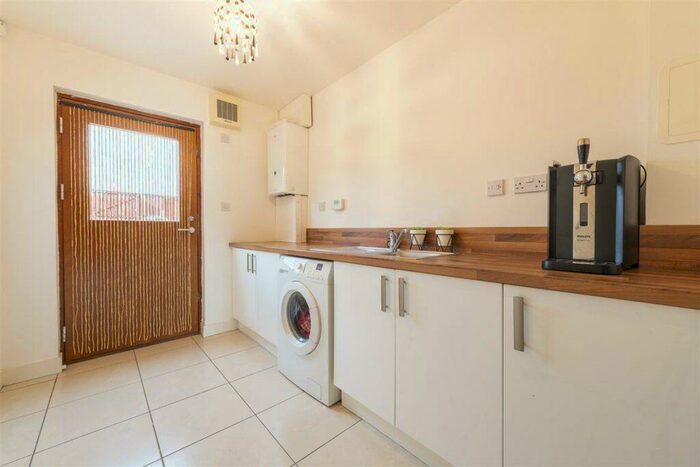 4 Bedroom Town House For Sale In Morven Drive, Clarkston, G76