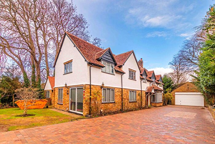 4 Bedroom Detached House To Rent In The Lindens, Hemel Hempstead, HP3