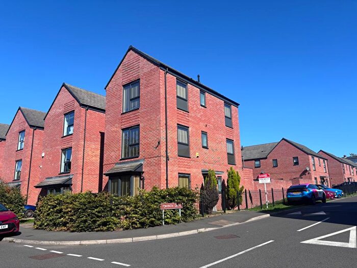 4 Bedroom Detached House For Sale In Towpath Drive, Brownhills, Walsall, WS8