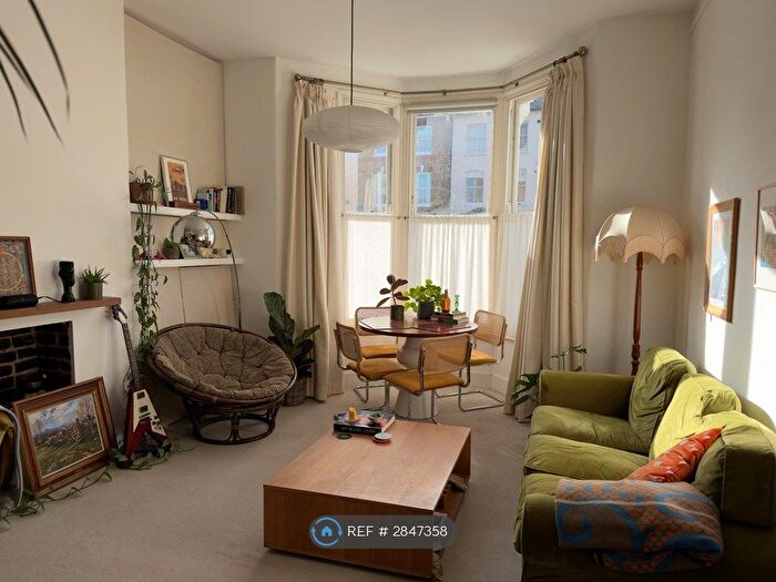 1 Bedroom Flat To Rent In Colvestone Crescent, London, E8