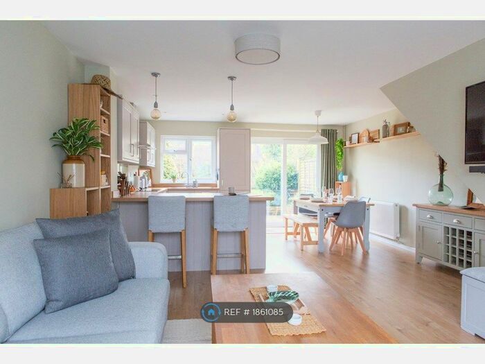 3 Bedroom End Of Terrace House To Rent In Woodhouse Close, Cirencester, GL7