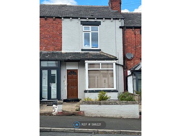 2 Bedroom Terraced House To Rent In Springfield Mount, Leeds, LS18
