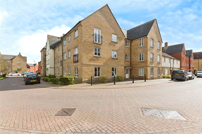 2 Bedroom Flat For Sale In Mortimer Gardens, Colchester, Essex, CO4