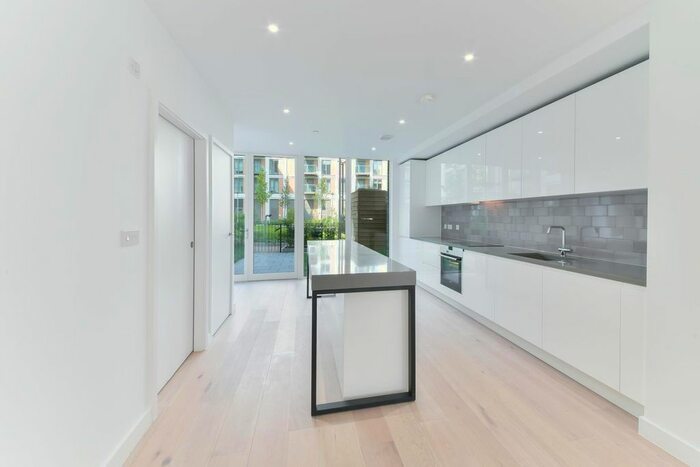 3 Bedroom Town House To Rent In Nautical Drive, Royal Wharf, London, E16