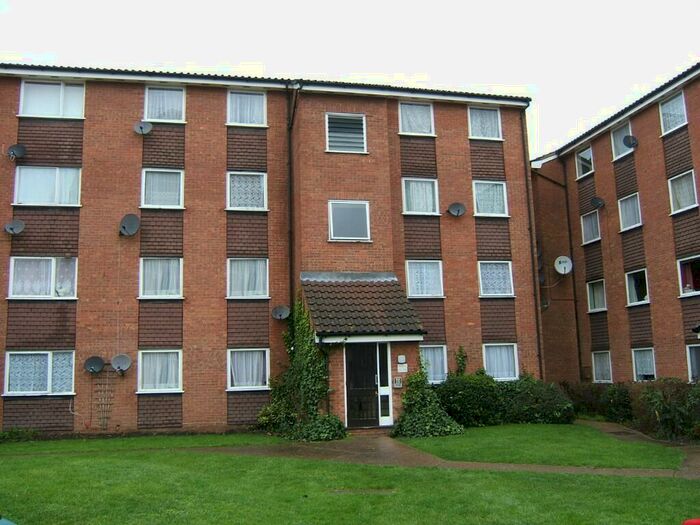2 Bedroom Flat To Rent In Gurney Close, Barking, Essex, IG11