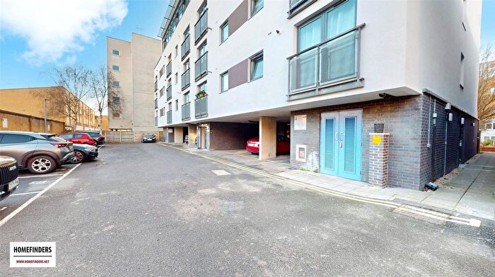1 Bedroom Flat For Sale In Romford Road, Stratford, E15