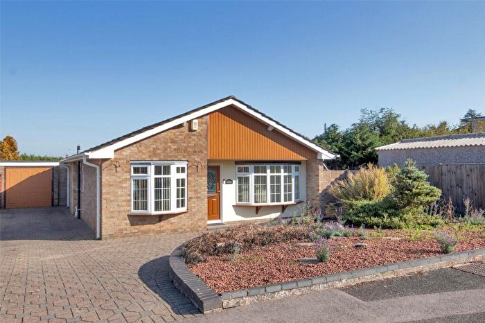 2 Bedroom Bungalow For Sale In Gresham Avenue, Hartley, Kent, DA3