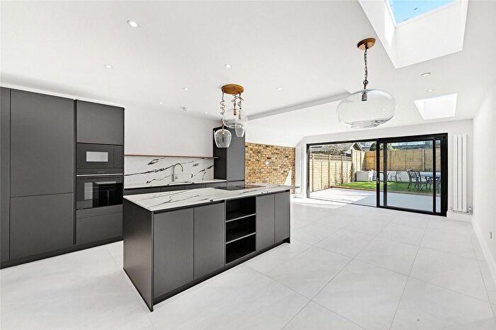 2 Bedroom Maisonette To Rent In Queensmill Road, Bishops Park, London, SW6