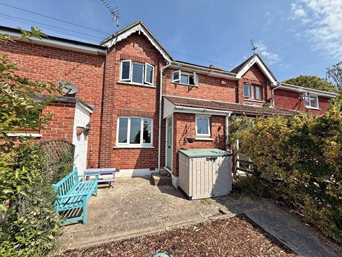 3 Bedroom Cottage For Sale In Southwick Hill Road, Cosham, Portsmouth, PO6