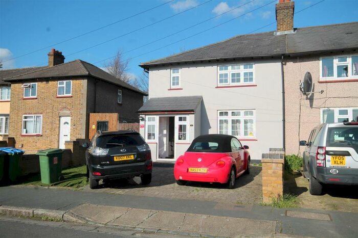 3 Bedroom End Of Terrace House To Rent In Edgeworth Road, London, SE9