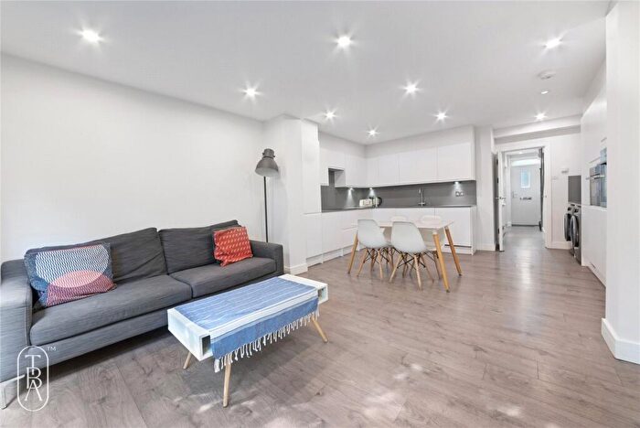 5 Bedroom House To Rent In Barnfield Place, London, E14