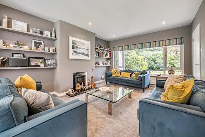 4 Bedroom Detached House For Sale In Thornton Avenue, Warsash, SO31