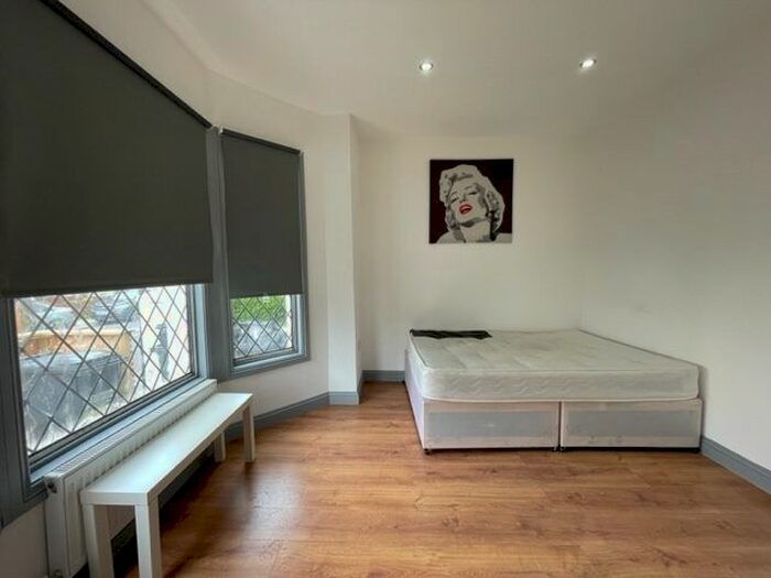 1 Bedroom Studio To Rent In Bensham Lane, Thornton Heath, CR7