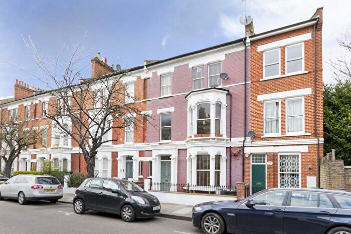 3 Bedroom Flat To Rent In Poplar Grove, W6
