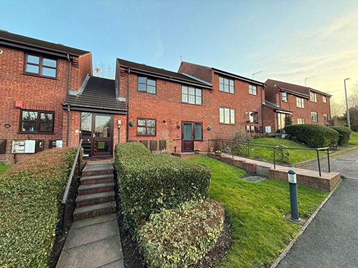 2 Bedroom Flat For Sale In Juniper Rise, Halesowen, B63