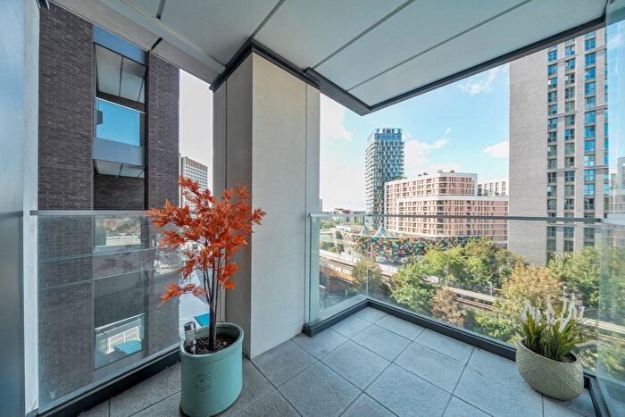 2 Bedroom Flat For Sale In Station Road, London, SE13