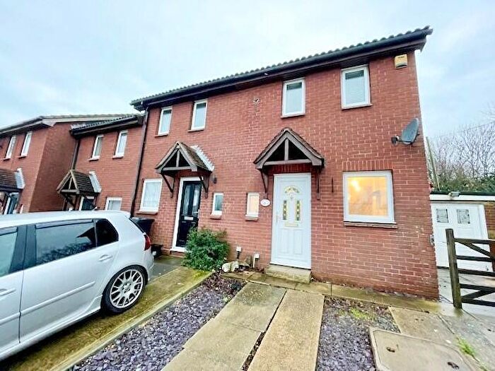 2 Bedroom End Of Terrace House To Rent In Hillcroft, Portslade, Brighton & Hove, BN41
