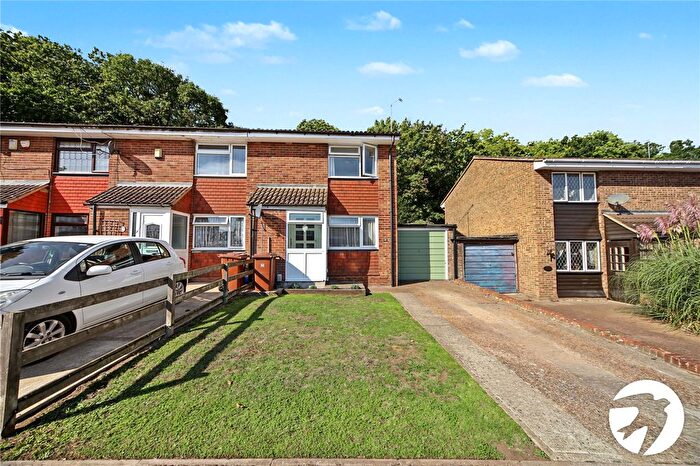 2 Bedroom End Terrace House For Sale In Albury Close, Lordswood, Kent, ME5