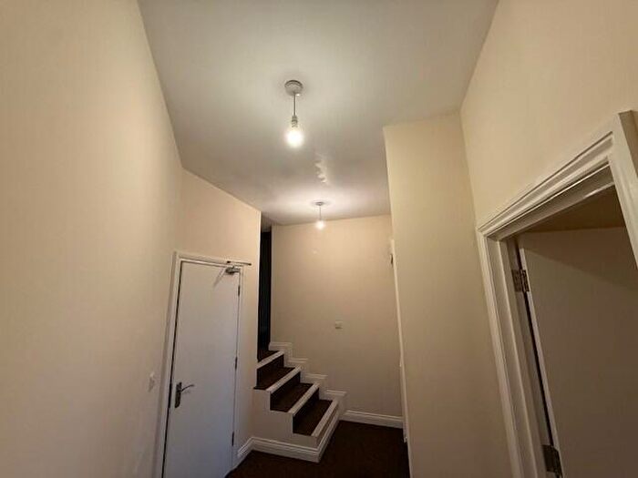 2 Bedroom Flat To Rent In Bocking Lane, Sheffield, S8