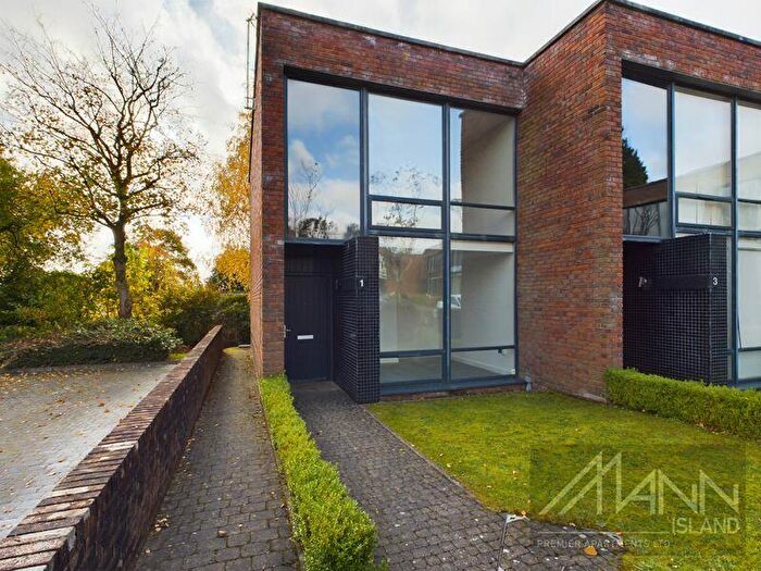2 Bedroom Detached House To Rent In Glen Morag Gardens, Rochdale, OL11
