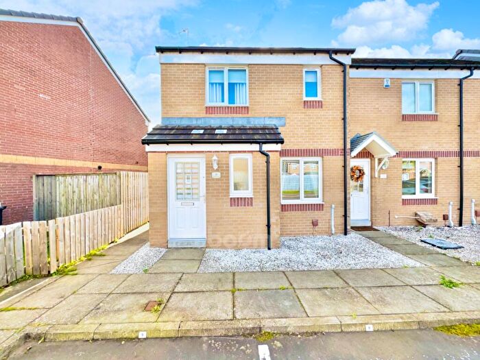 3 Bedroom End Of Terrace House For Sale In Hallhill Drive, Johnstone, PA5