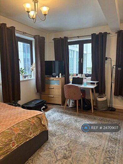 2 Bedroom Flat To Rent In Dickinson Street, Manchester, M1