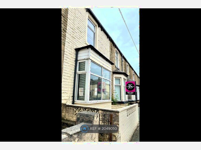 3 Bedroom Terraced House To Rent In Lyndhurst Road, Burnley, BB10