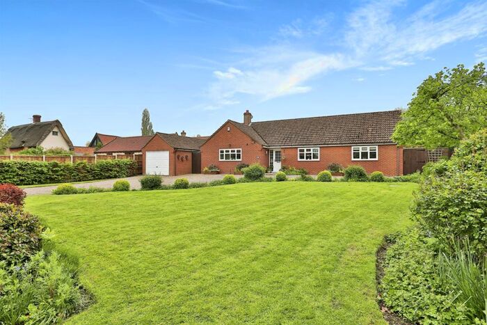 4 Bedroom Detached Bungalow For Sale In Bunwell Street, Bunwell, Norwich, NR16